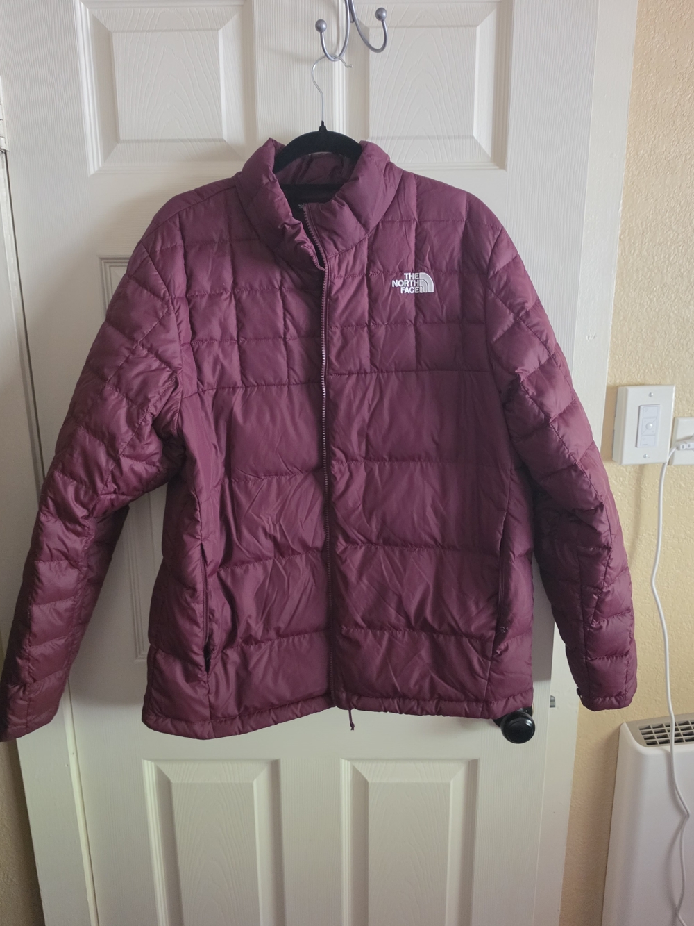 The North Face Men's Insulated Burgundy Puffer Jacket